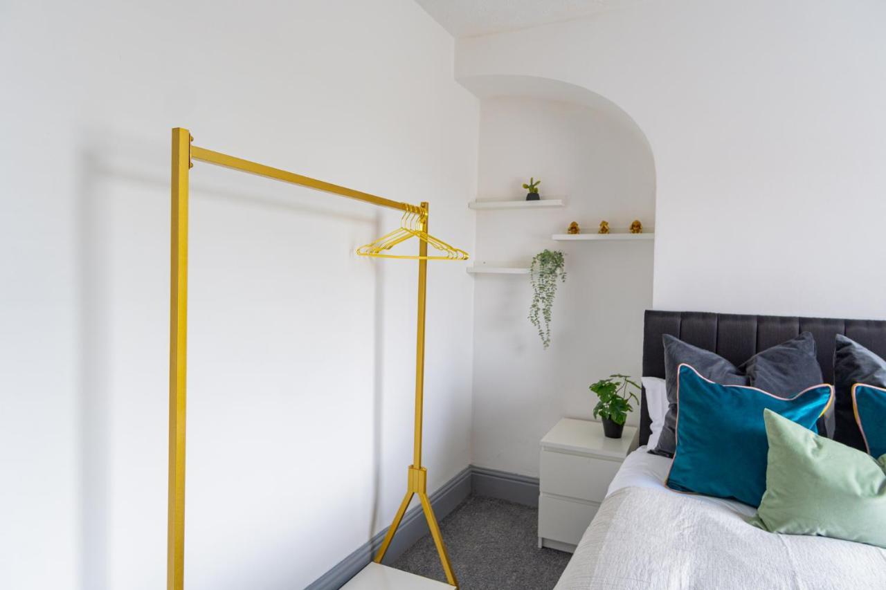 Stylish 3 Bedroom House - Central Location นอตติงแฮม ภายนอก รูปภาพ